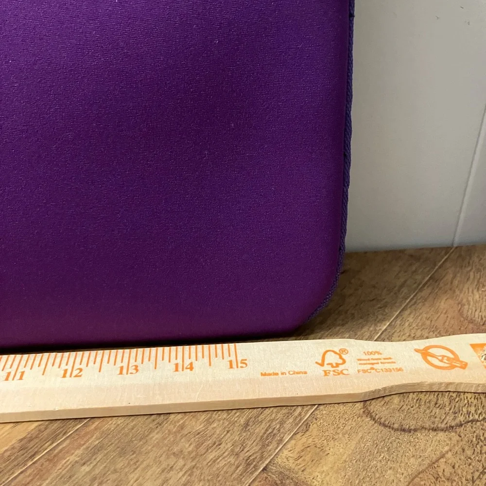 Amazon Basics Purple Tablet laptop protective Sleeve bag like new!